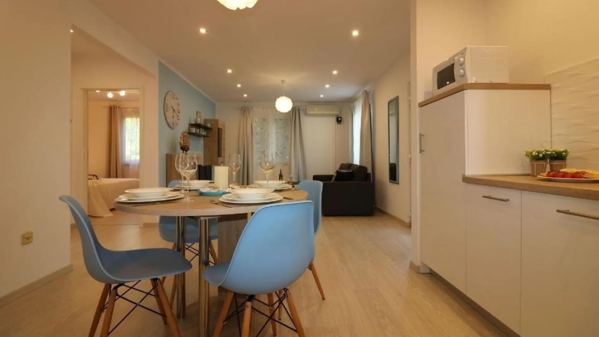 Residence Lorena Bungalow Mit Pool In Porec Holiday home
